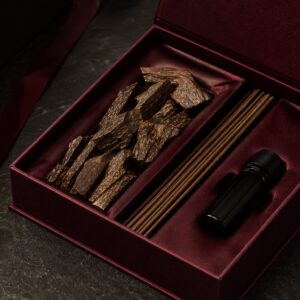 East Coast agarwood tasting set with wood chips, incense sticks and oud oil